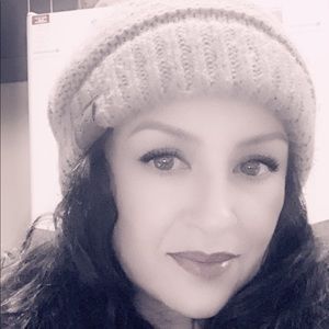 Meet your Posher, Iris